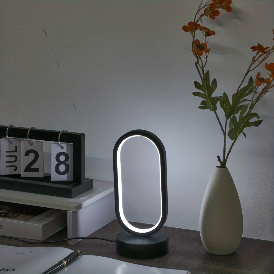 Mini Lámpara de Mesa LED USB Regulable 3 Colores vista frontal con la luz cálida encendida