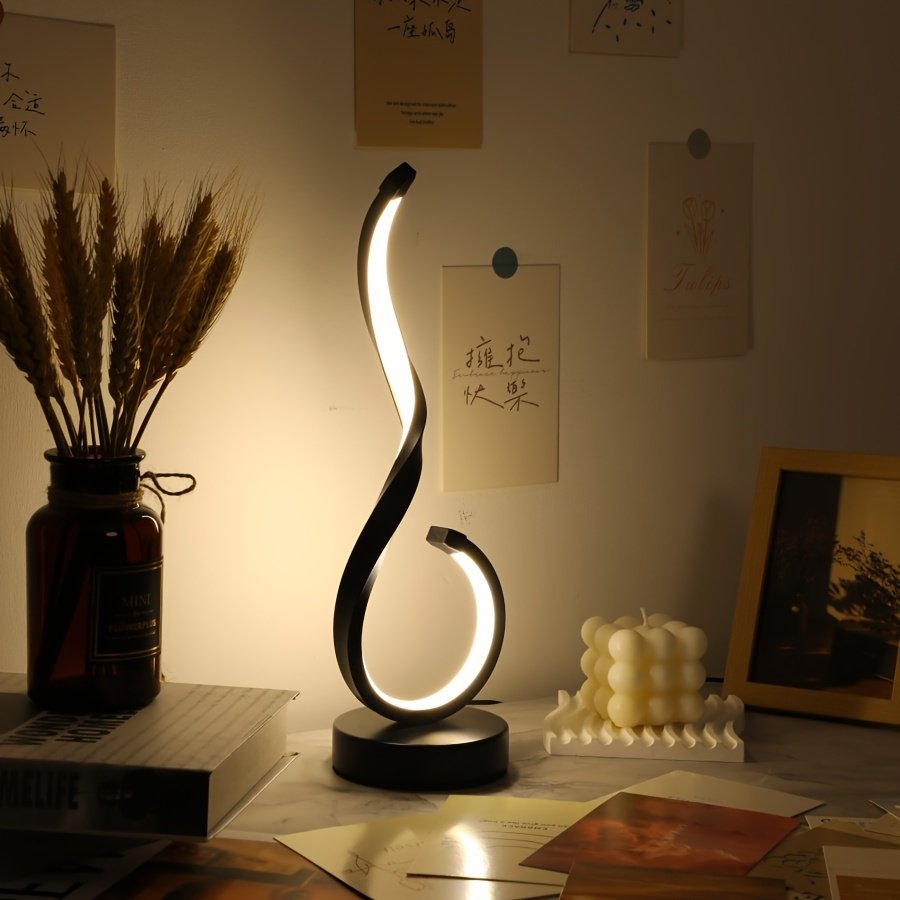 Lámpara de Escritorio LED de Hierro Minimalista vista frontal con la luz cálida encendida