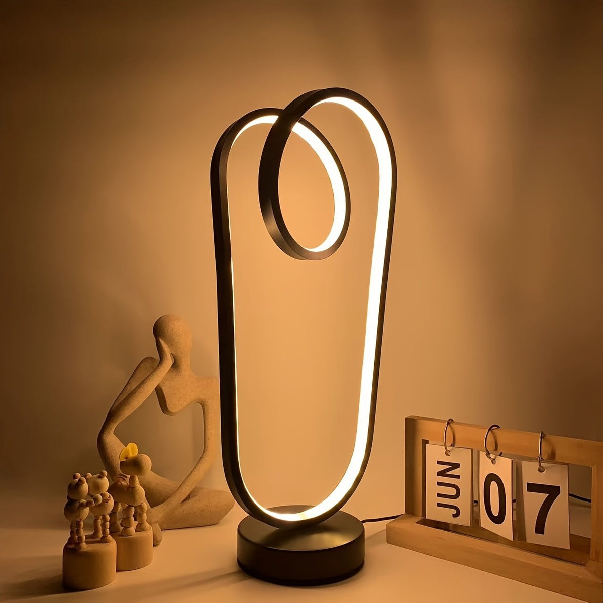 Lámpara de Mesa LED Doble Anillo USB Regulable detalle del acabado y la estructura de metal
