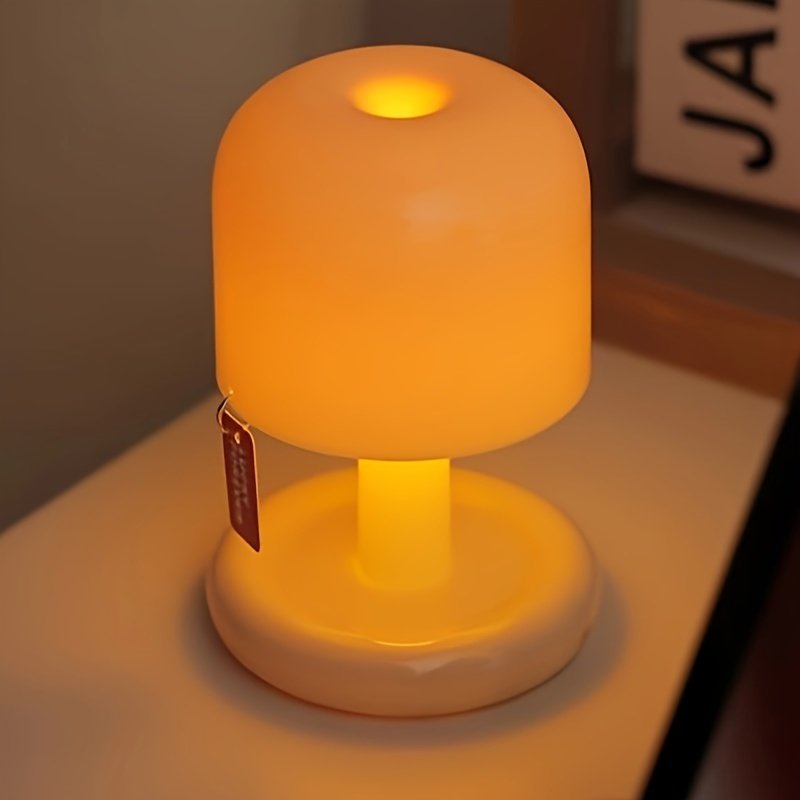 Mini Lámpara de Noche LED Atardecer Degradado encendida en la penumbra de una recámara