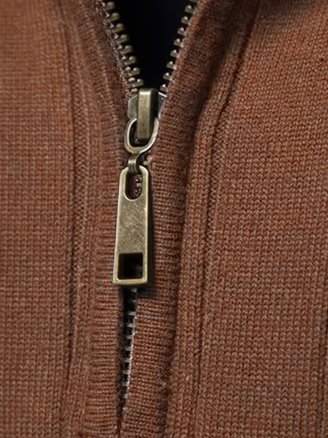 Sleek Men’s Solid Colour Zip Sweater – Regular Fit - 4USelects