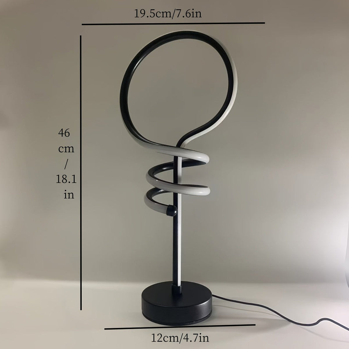 Lámpara de Mesa LED Minimalista USB Tricolor vista lateral que muestra el perfil completo